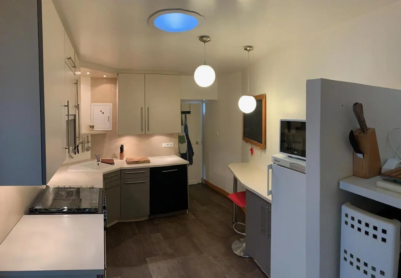 Holiday home Charmante Maison De Ville Dans Un Bourg Typique Noyal-Muzillac